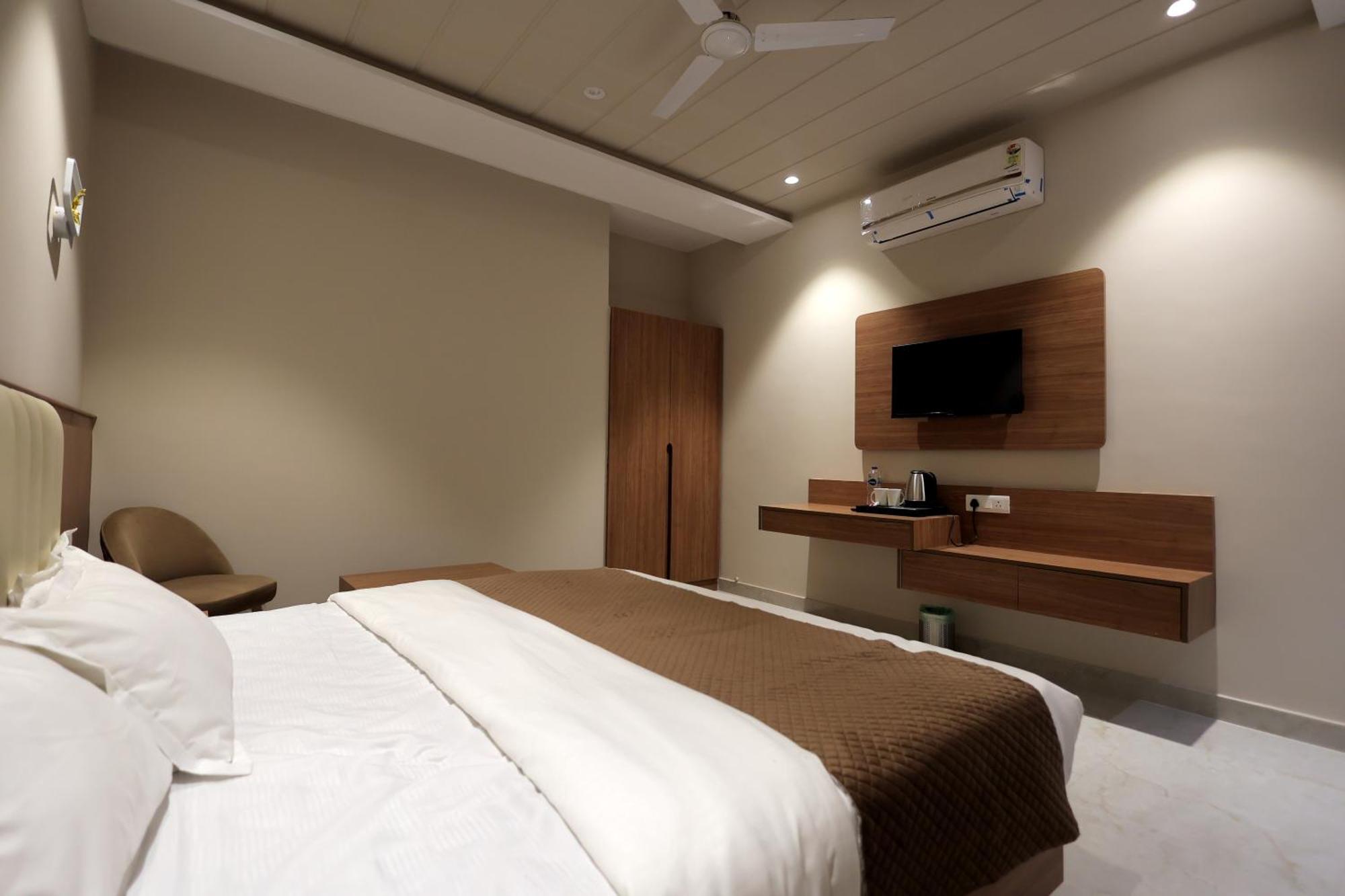 Hotel Regal Palm Moradabad Luaran gambar