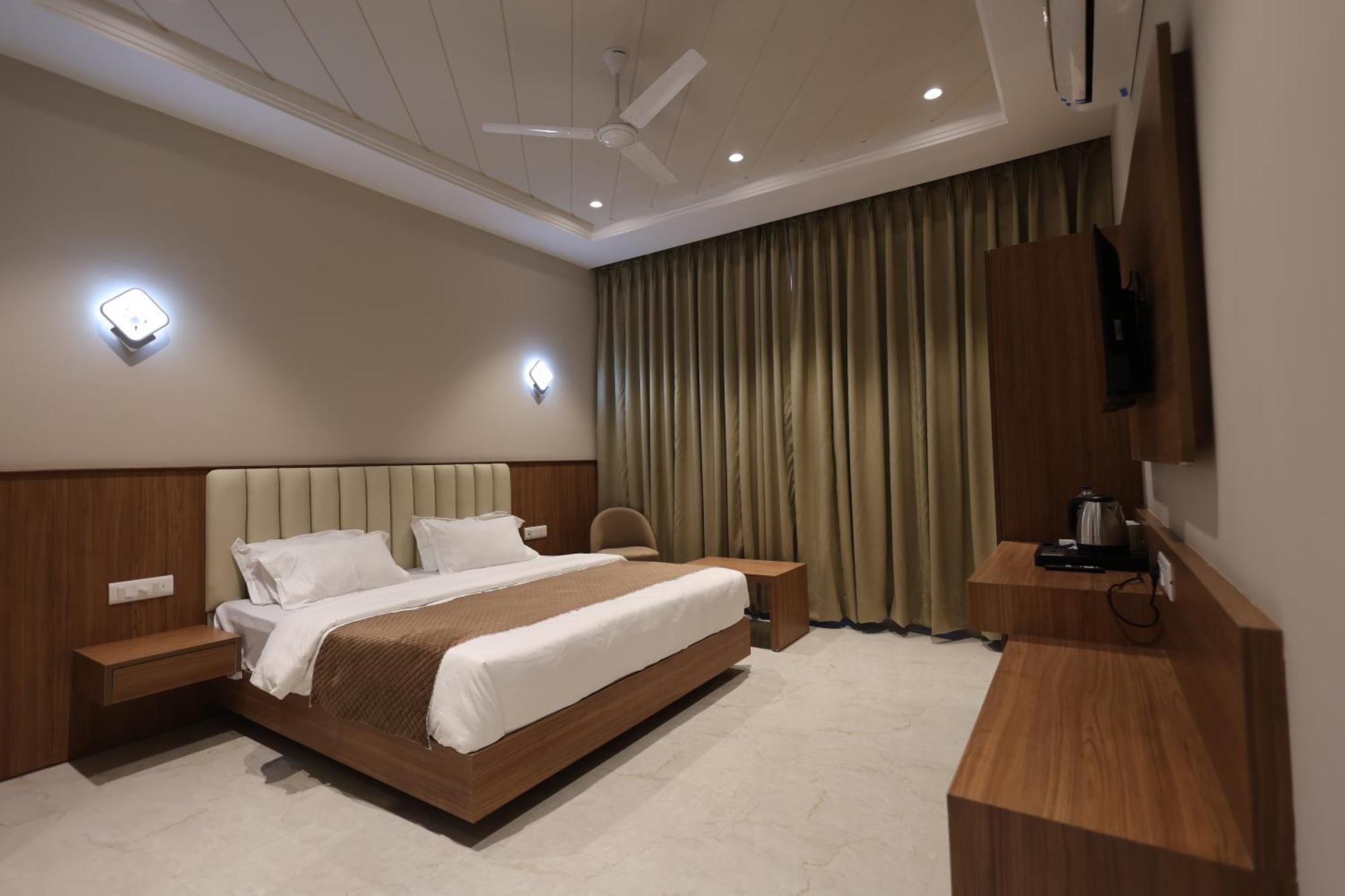Hotel Regal Palm Moradabad Luaran gambar