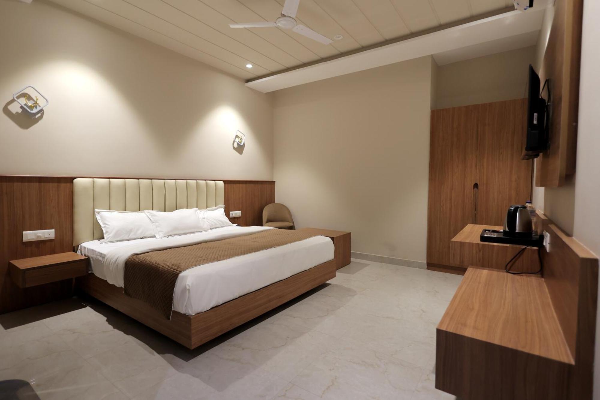 Hotel Regal Palm Moradabad Luaran gambar