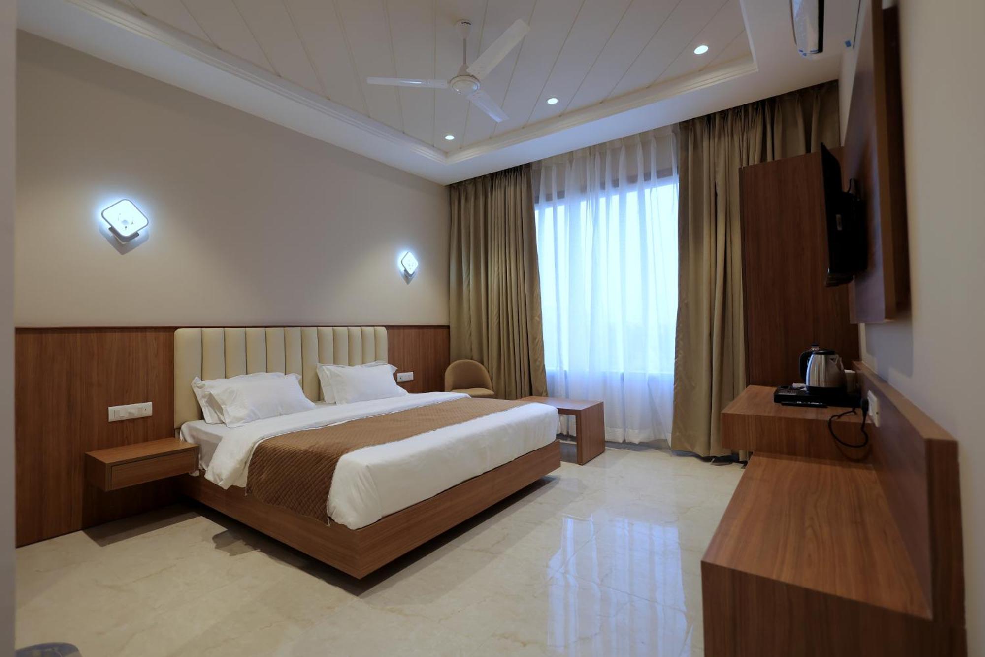 Hotel Regal Palm Moradabad Luaran gambar