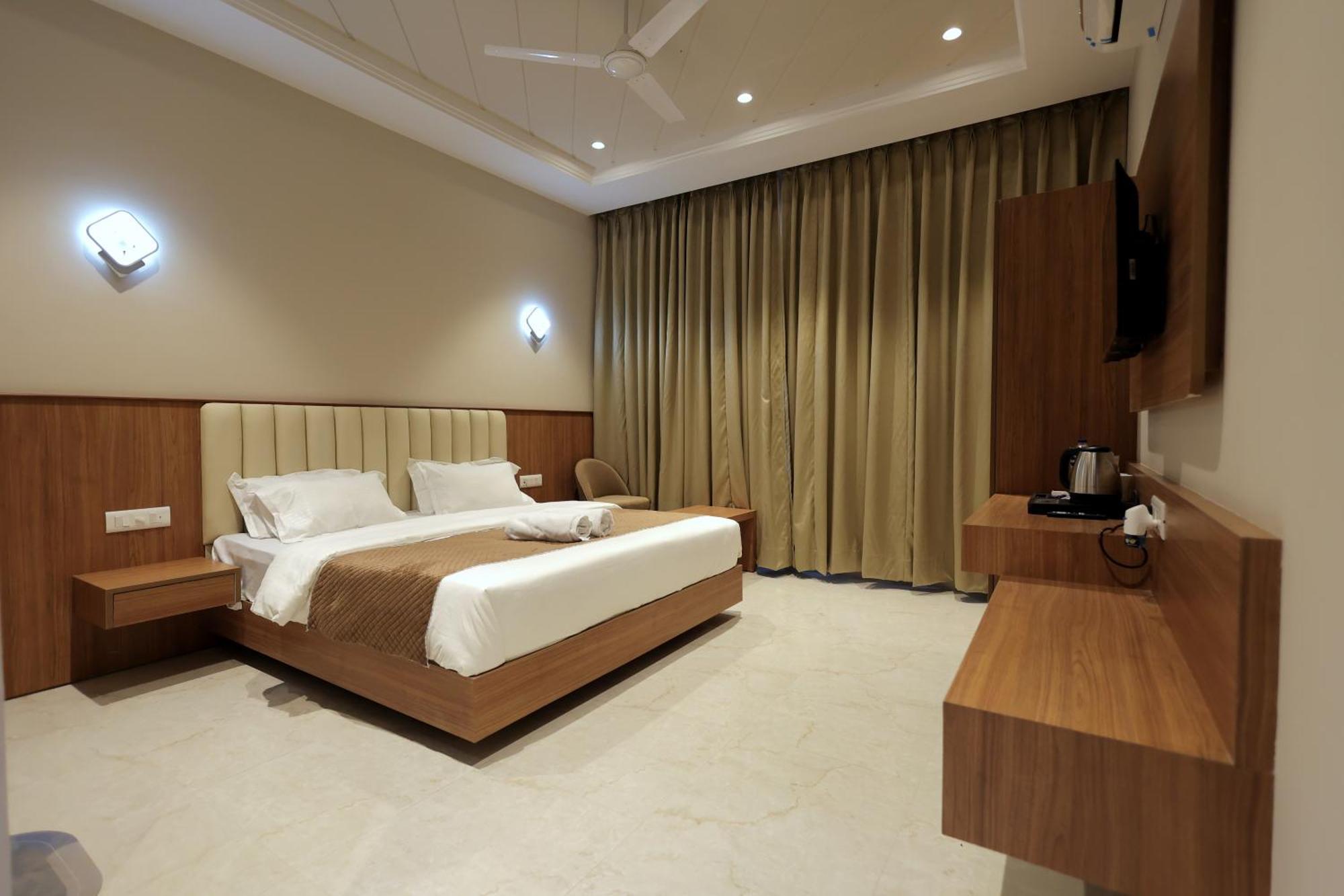 Hotel Regal Palm Moradabad Luaran gambar